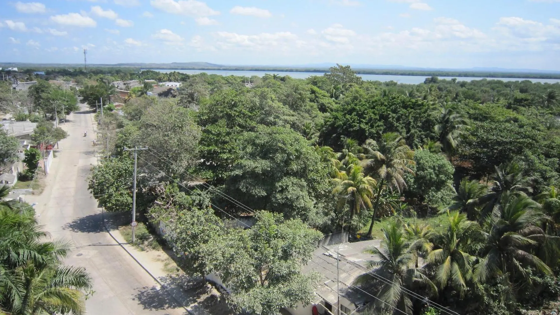 Hotel Valmar contacts
